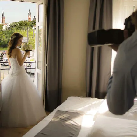 Hotel Bett Und Buch Berlin