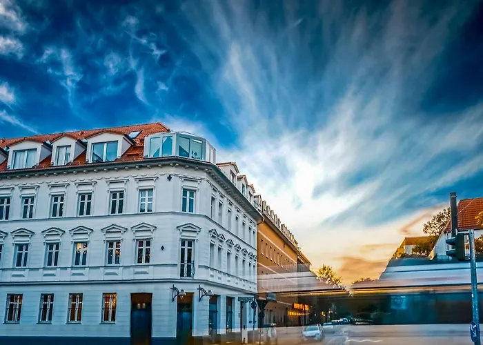 Hotell Bett Und Buch 3*